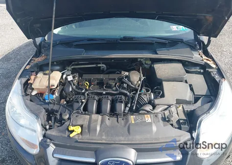 2014 Ford Focus Se z USA, uszkodzony, nr VIN 1FADP3K2XEL285282